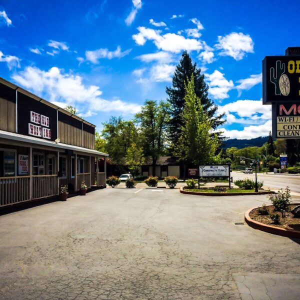 The-Old-West-Inn-Willits-09.jpeg